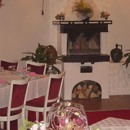 B&B Villa Pipacs Feketić Eksteriør billede