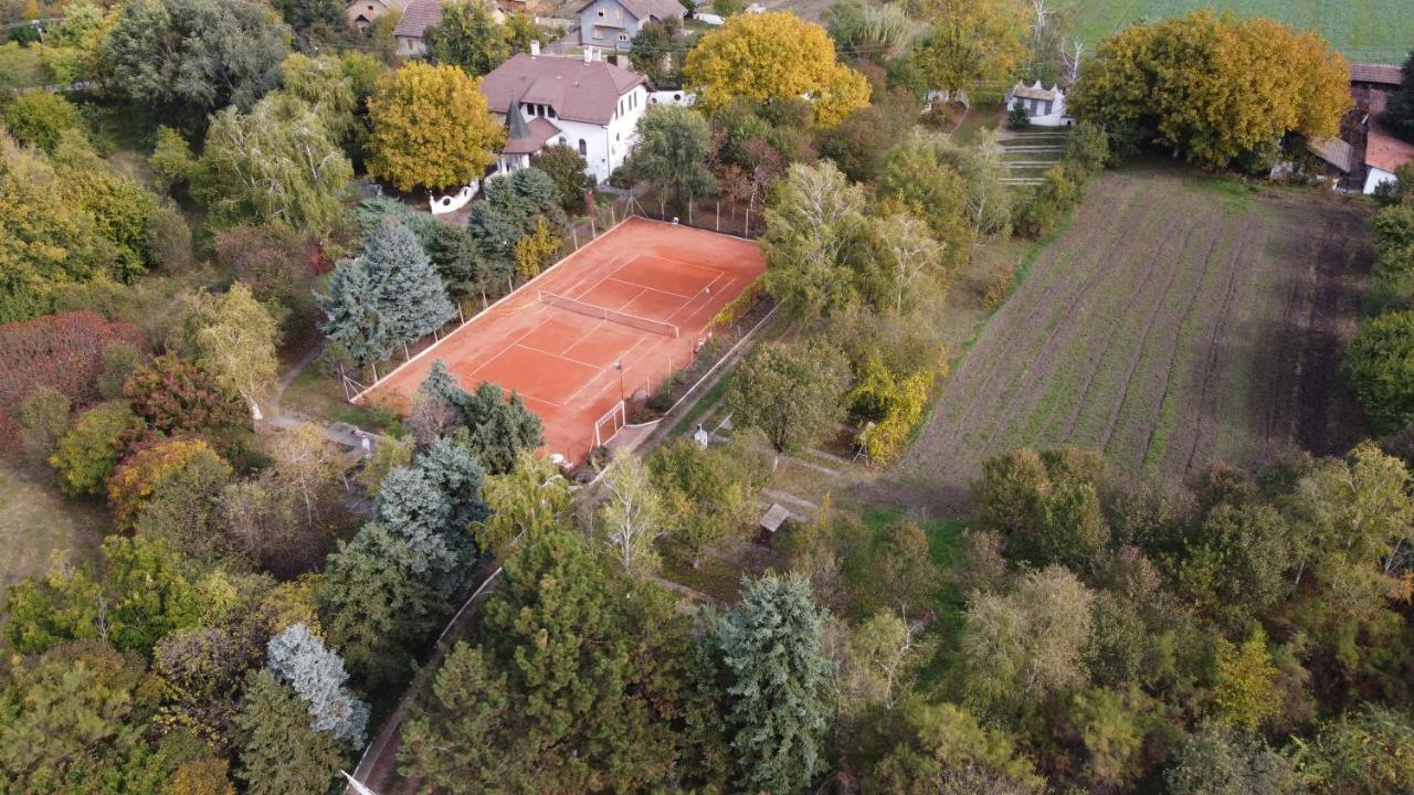 B&B Villa Pipacs Feketić Eksteriør billede