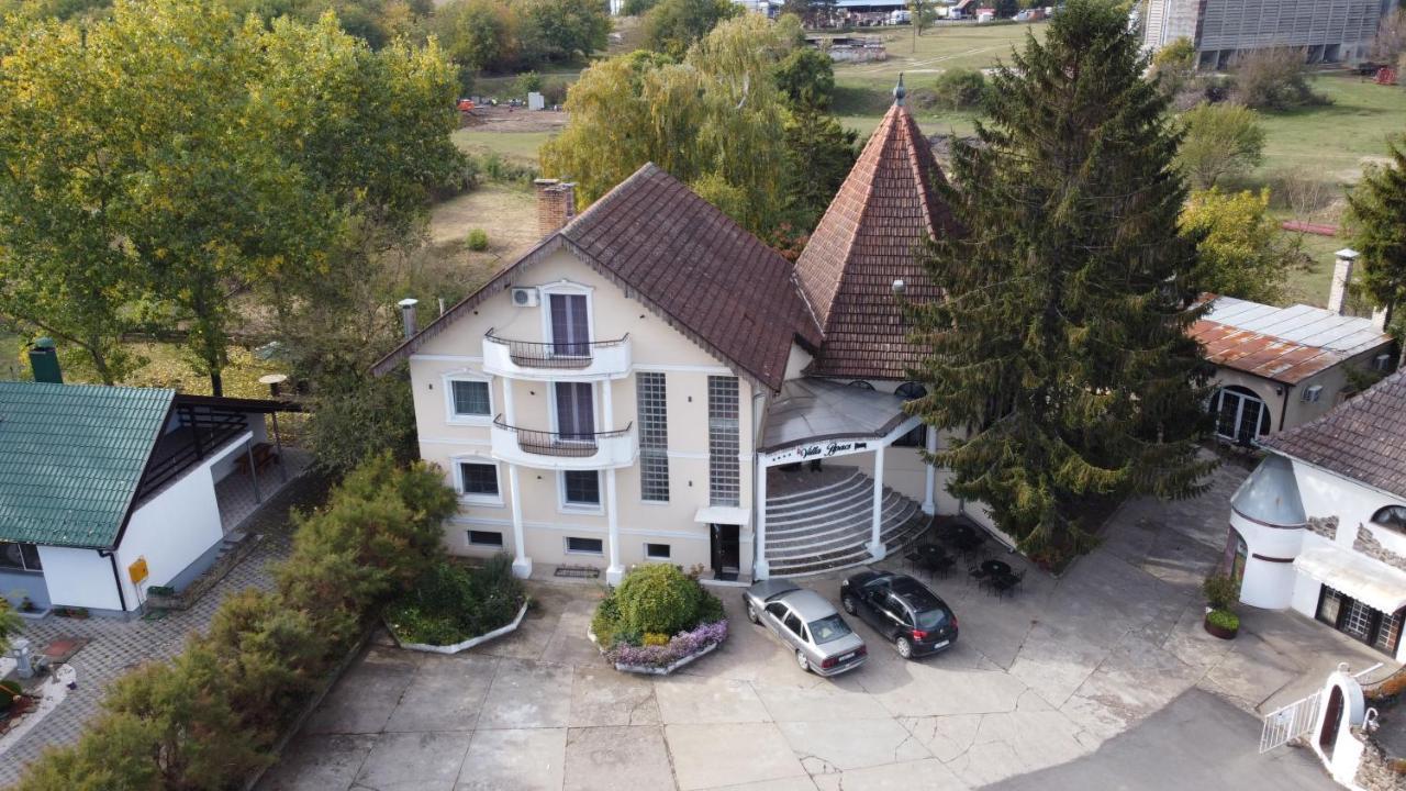 B&B Villa Pipacs Feketić Eksteriør billede