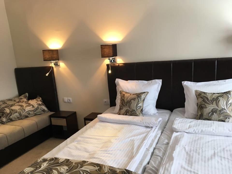 B&B Villa Pipacs Feketić Eksteriør billede
