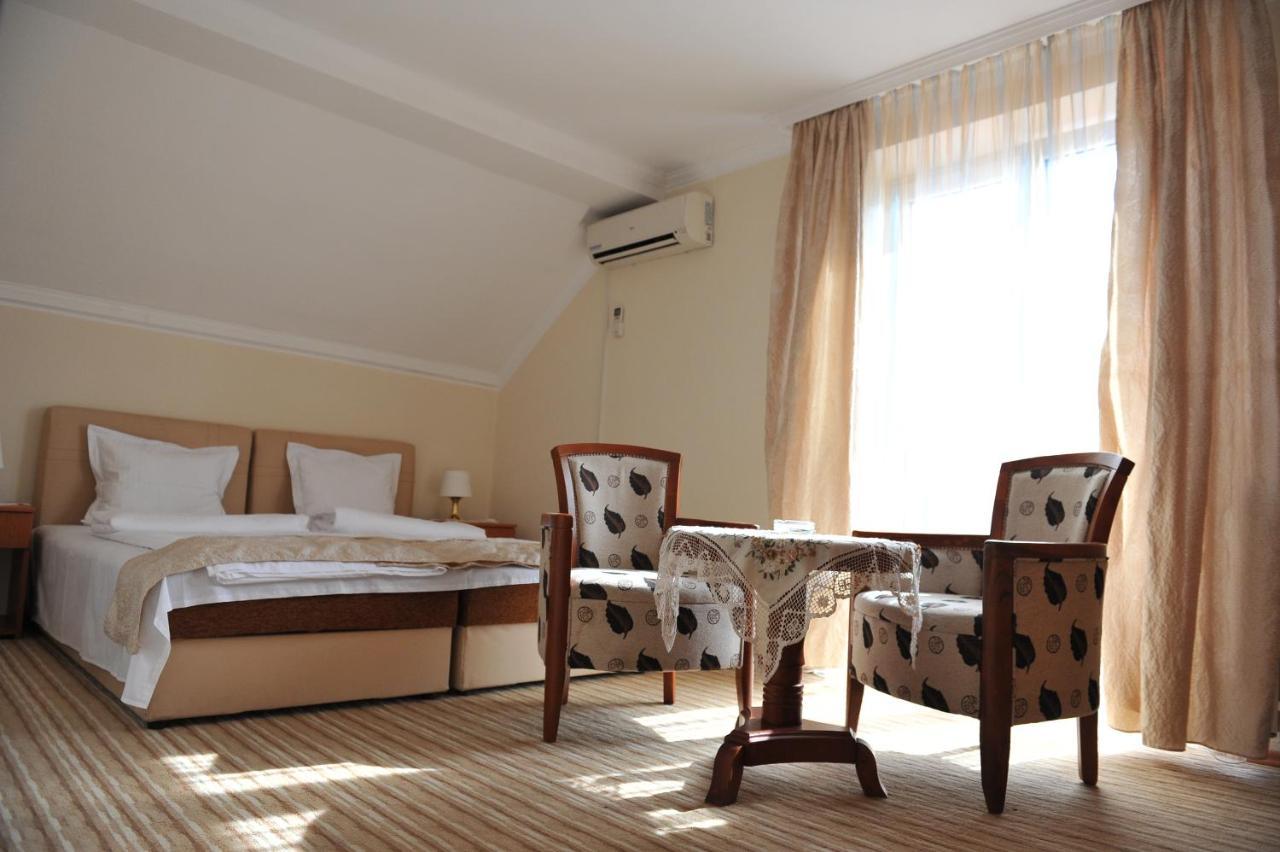 B&B Villa Pipacs Feketić Eksteriør billede