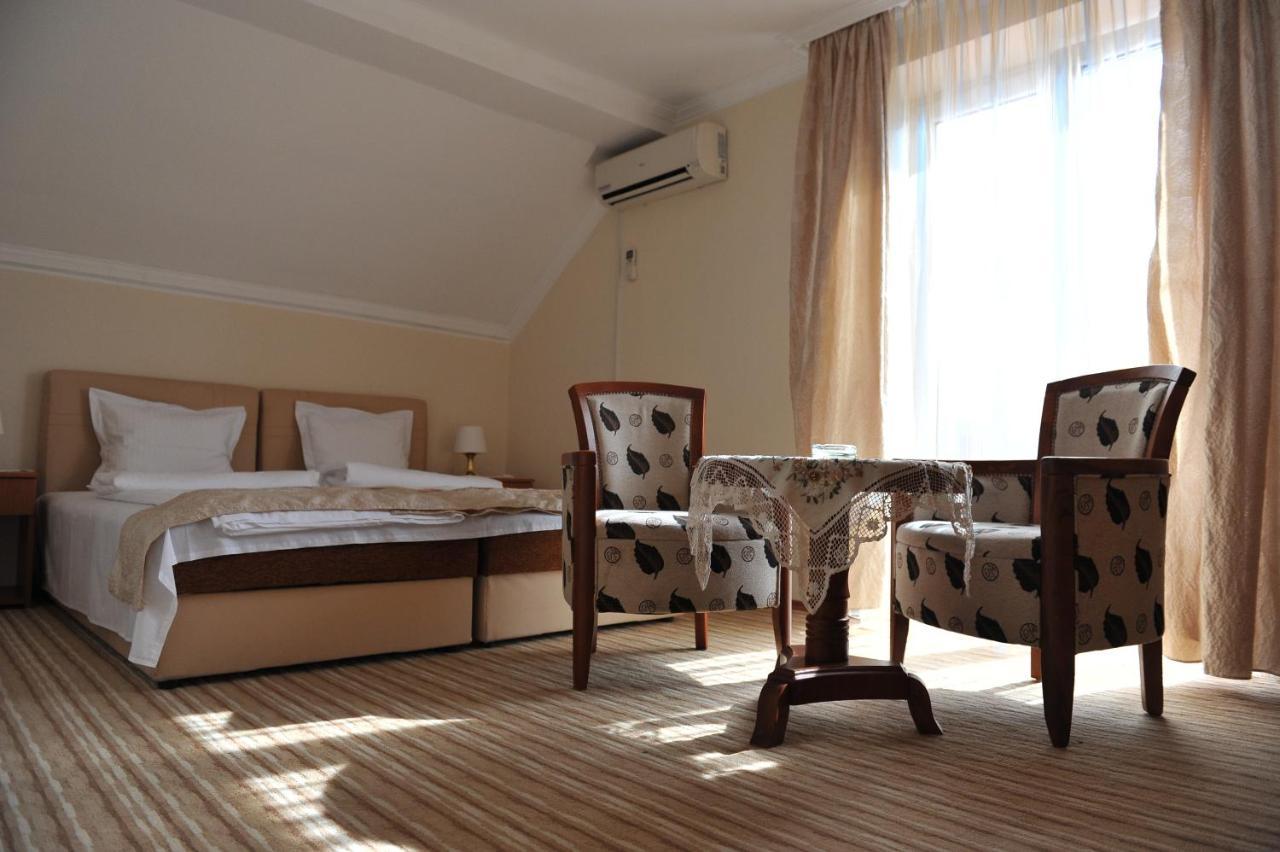 B&B Villa Pipacs Feketić Eksteriør billede