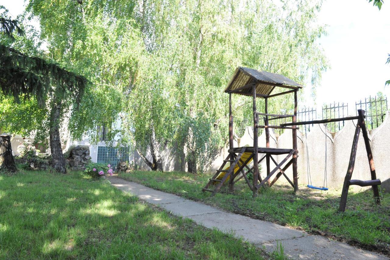 B&B Villa Pipacs Feketić Eksteriør billede